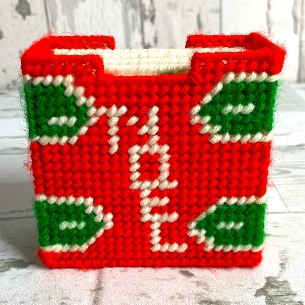 Vtg Set 4 Plastic Canvas Yarn Poinsettia COASTERS Red Green Christmas Handmade